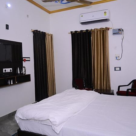 Shri Narayanam Guest House And Home Stay Ayodhya Extérieur photo