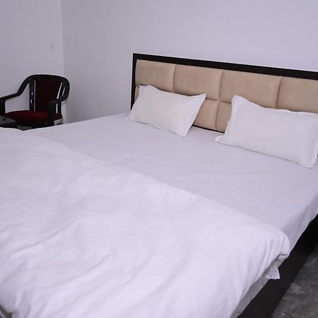 Shri Narayanam Guest House And Home Stay Ayodhya Extérieur photo