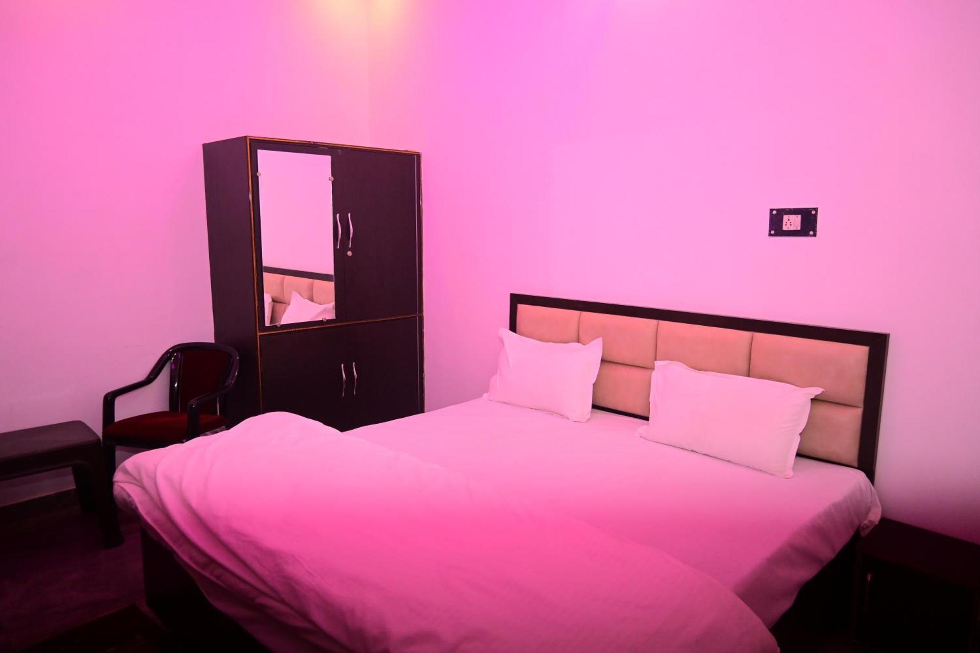 Shri Narayanam Guest House And Home Stay Ayodhya Extérieur photo